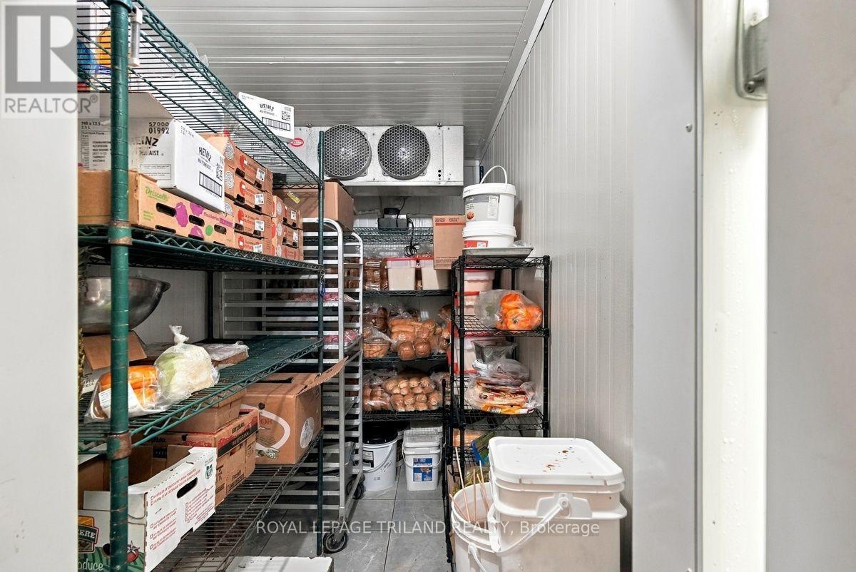 276 Wharncliffe Road N Property Photo 21