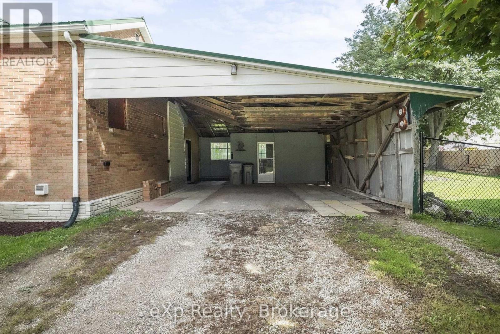 125 Portland Street Property Photo 4