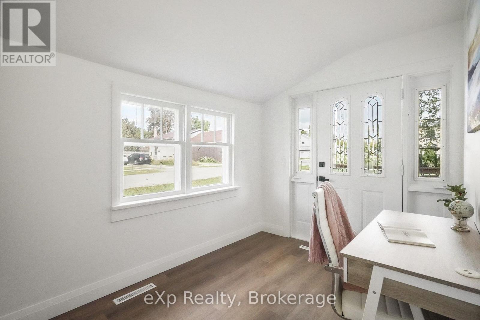 125 Portland Street Property Photo 5