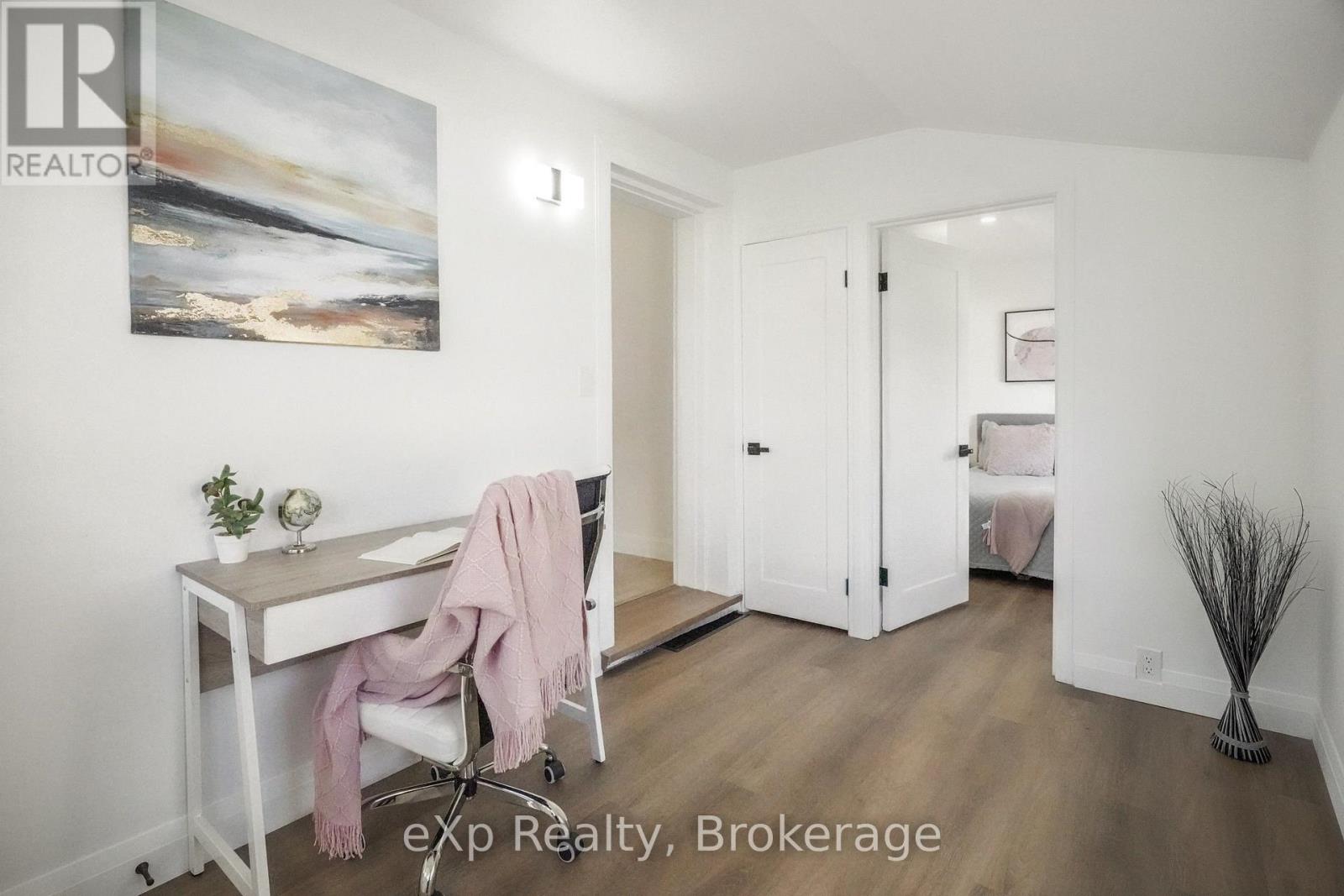 125 Portland Street Property Photo 7