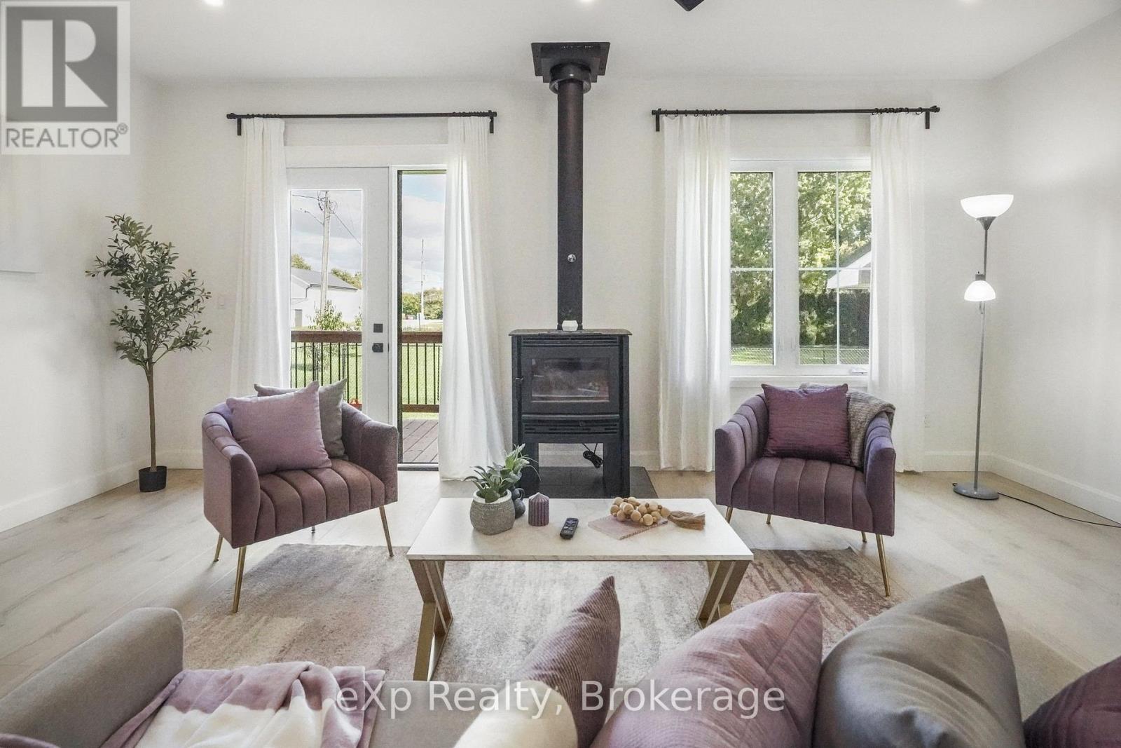 125 Portland Street Property Photo 10