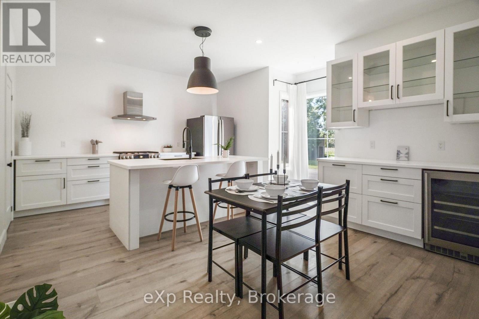 125 Portland Street Property Photo 13