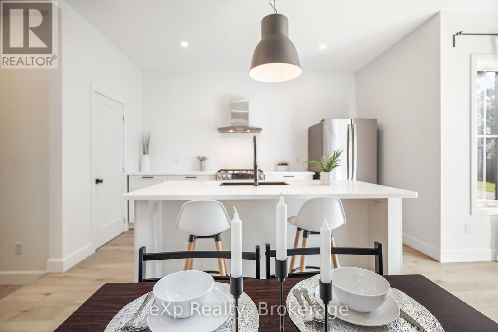 125 Portland Street Property Photo 15