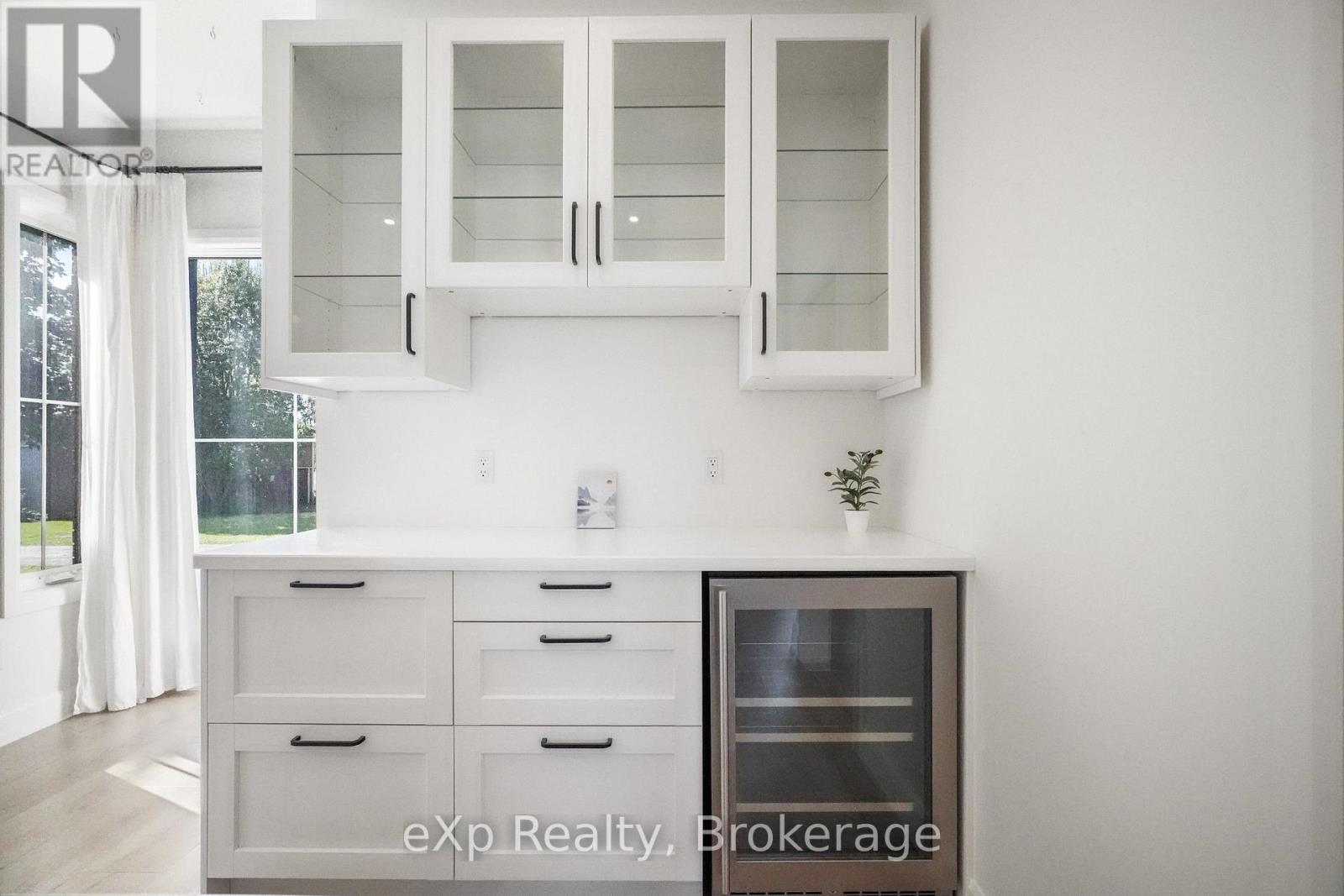 125 Portland Street Property Photo 17