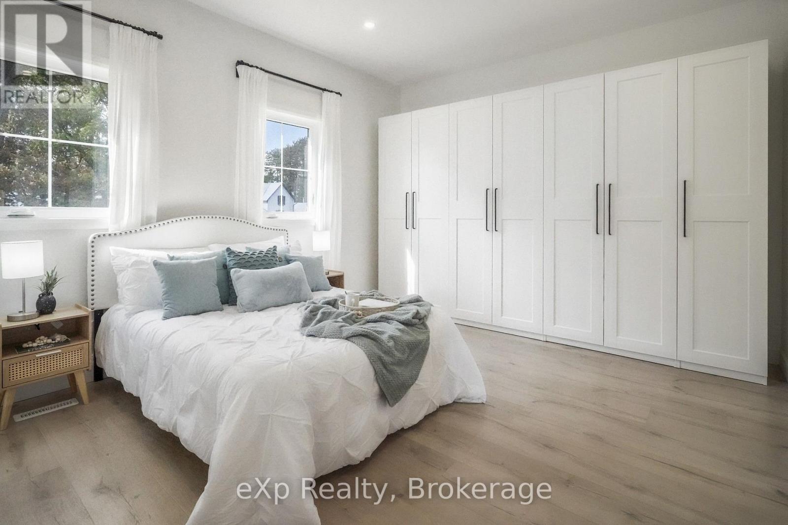 125 Portland Street Property Photo 20