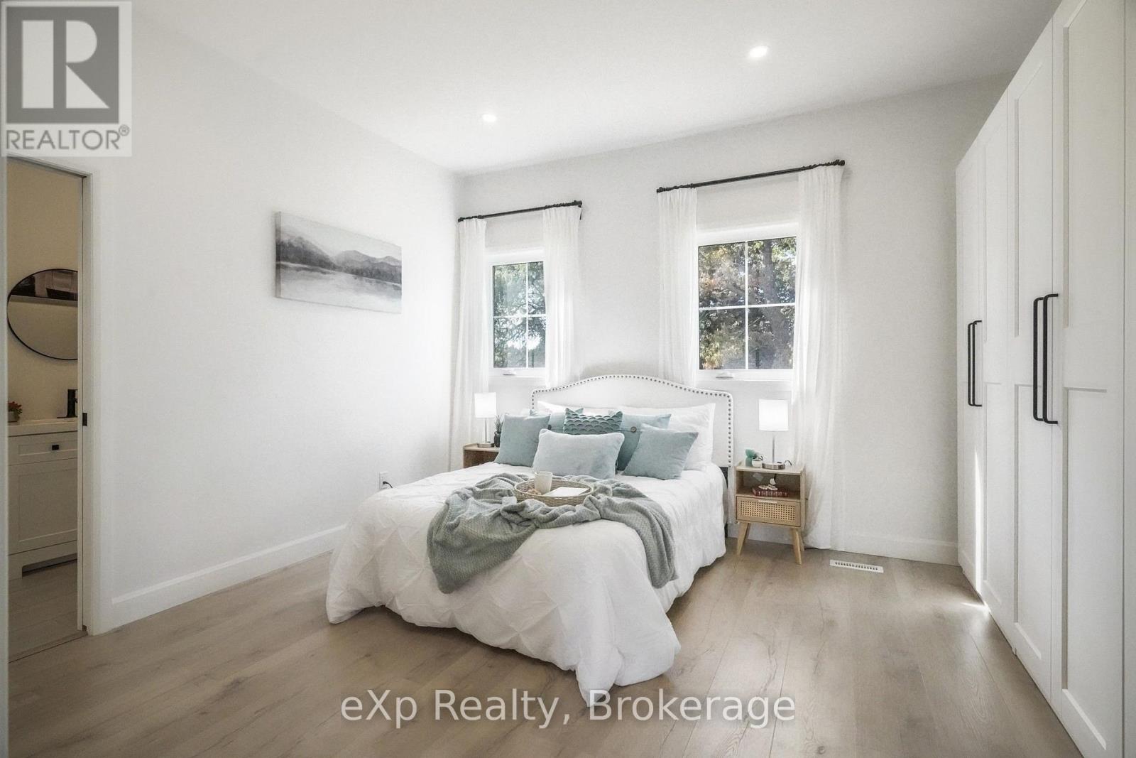 125 Portland Street Property Photo 21