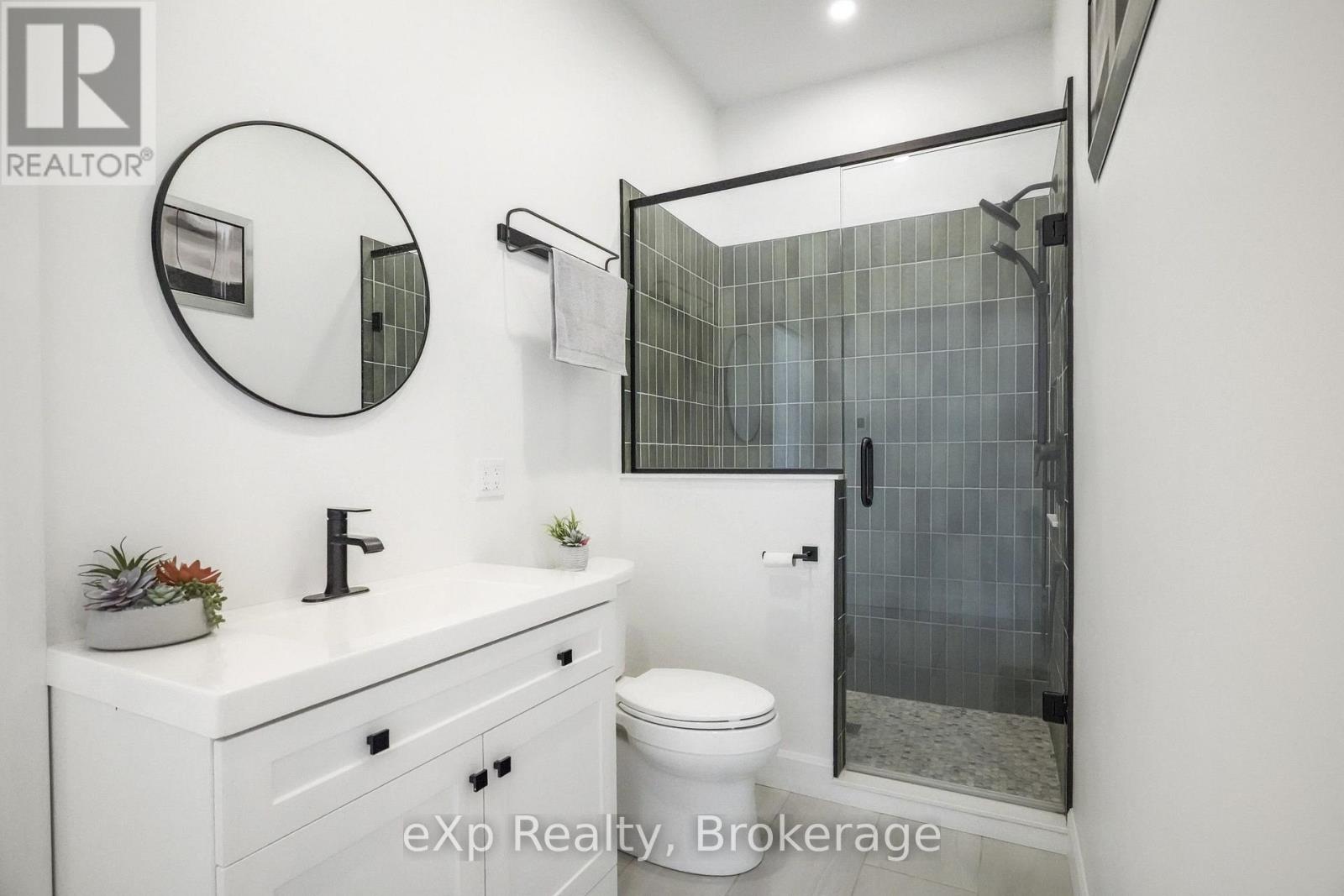 125 Portland Street Property Photo 23