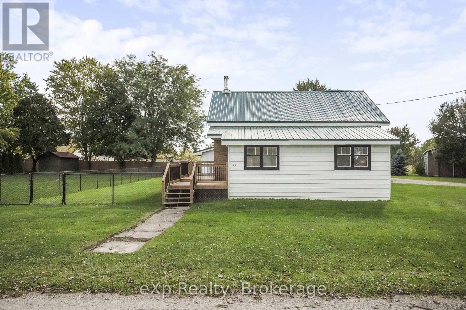 125 Portland Street Property Photo 31