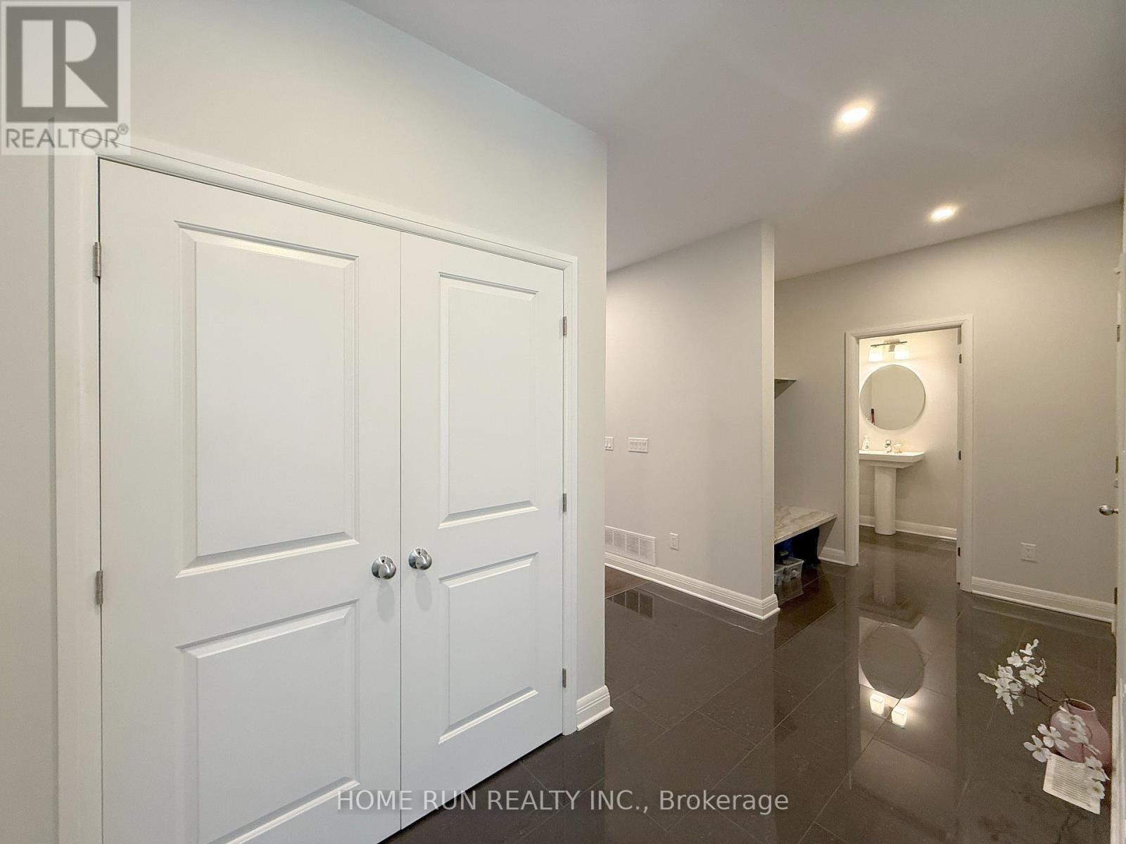 322 Lysander Place Property Photo 5