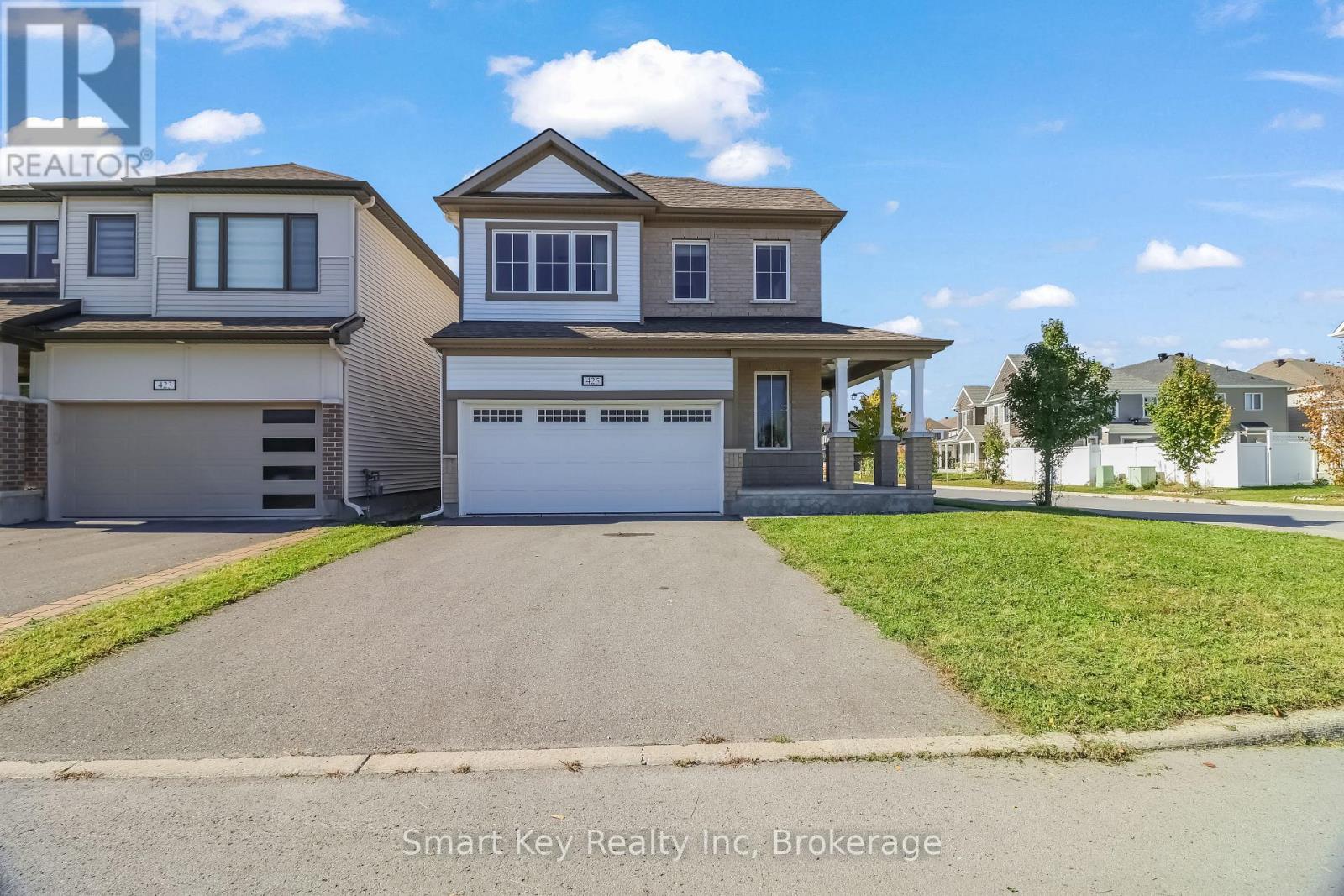 425 Aphelion Crescent Property Photo 1