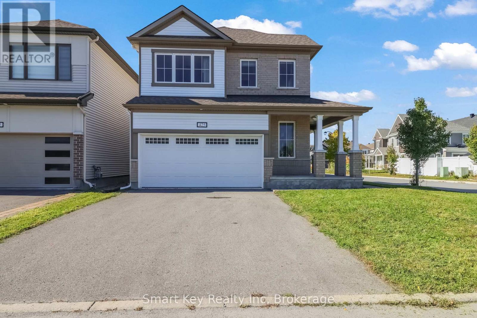 425 Aphelion Crescent Property Photo 2
