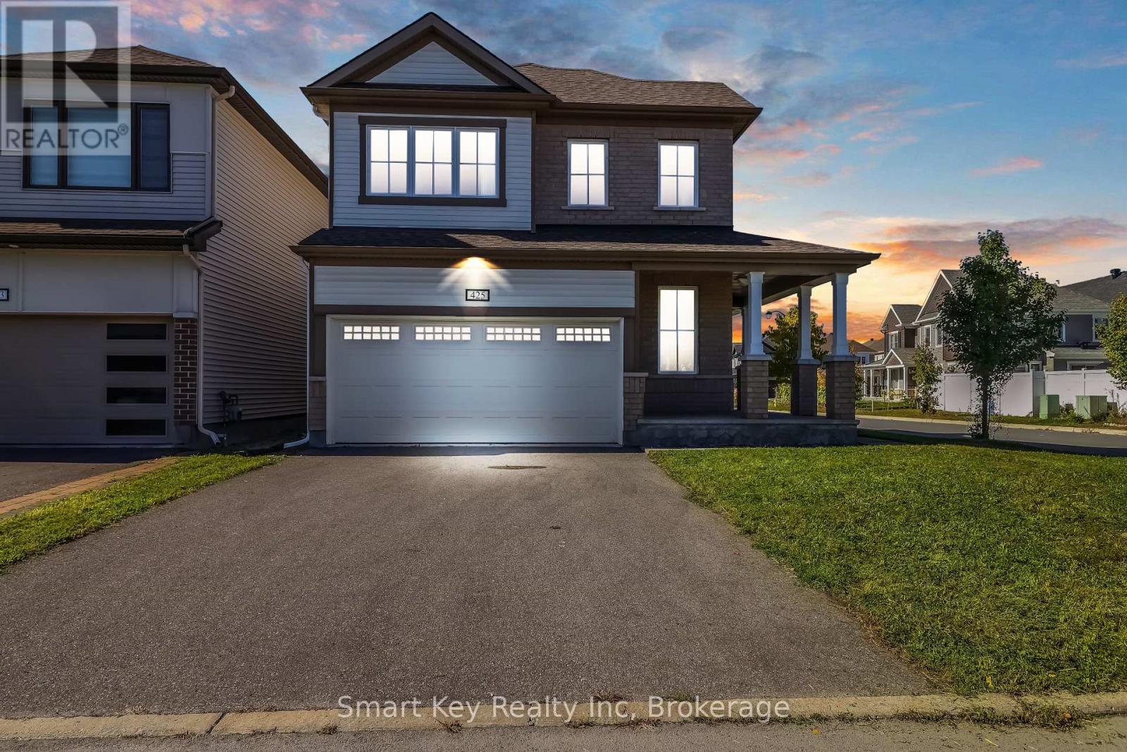425 Aphelion Crescent Property Photo 3