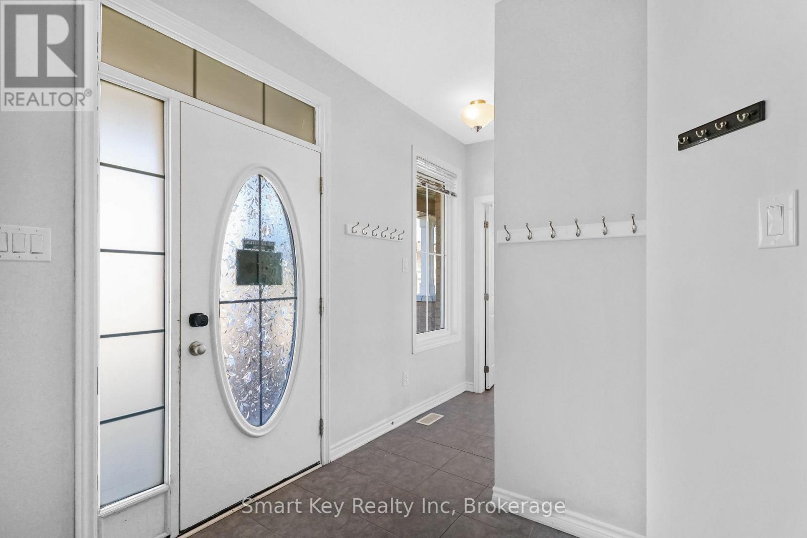 425 Aphelion Crescent Property Photo 6