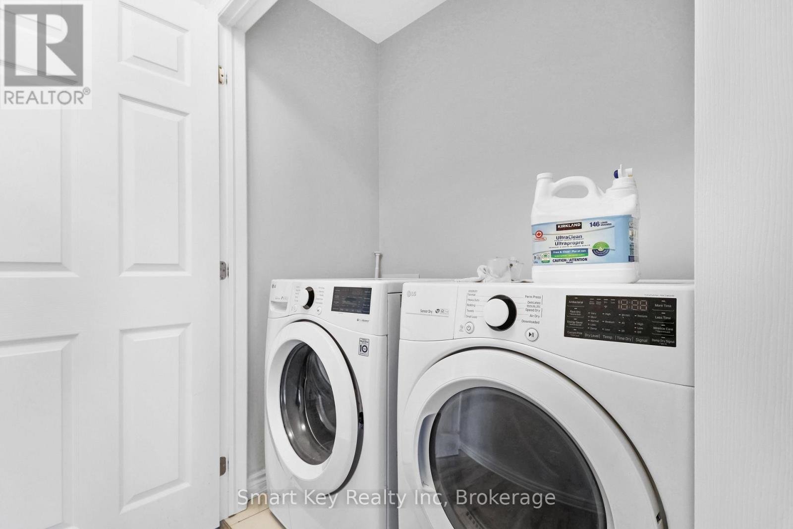 425 Aphelion Crescent Property Photo 19