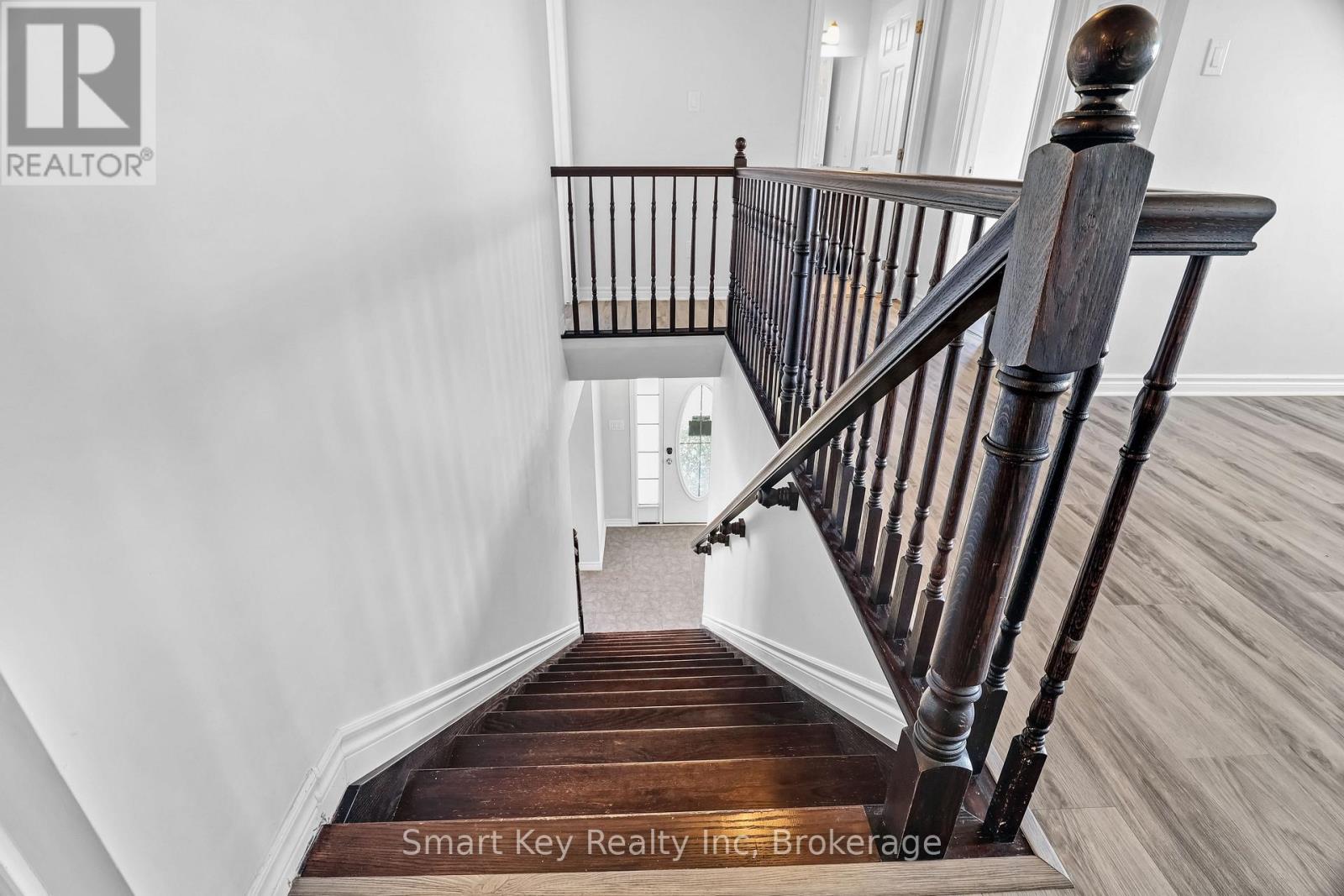 425 Aphelion Crescent Property Photo 20