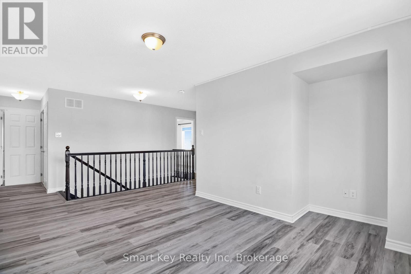 425 Aphelion Crescent Property Photo 21