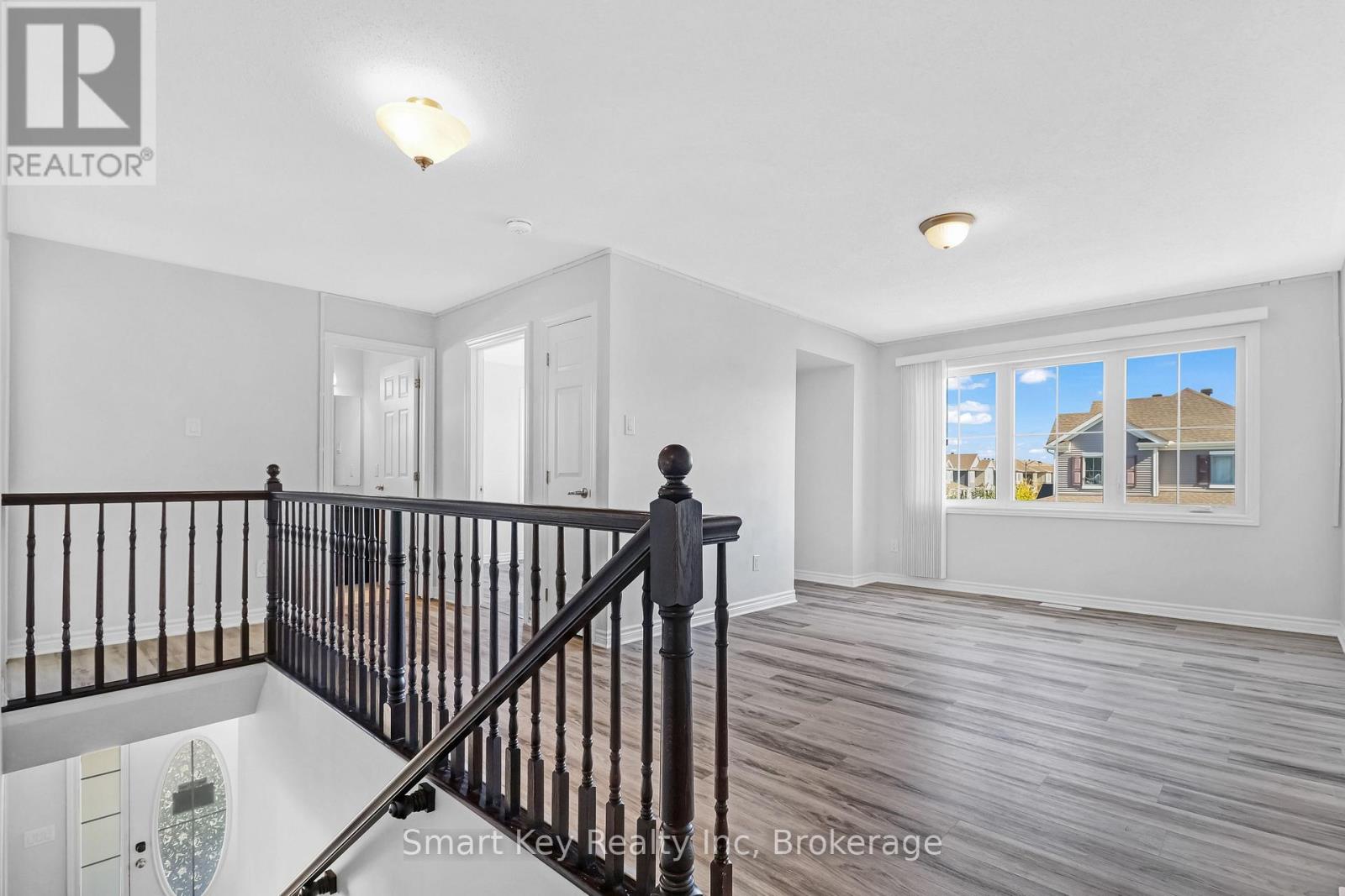 425 Aphelion Crescent Property Photo 22