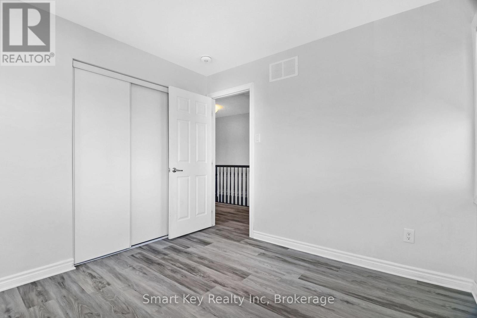 425 Aphelion Crescent Property Photo 27
