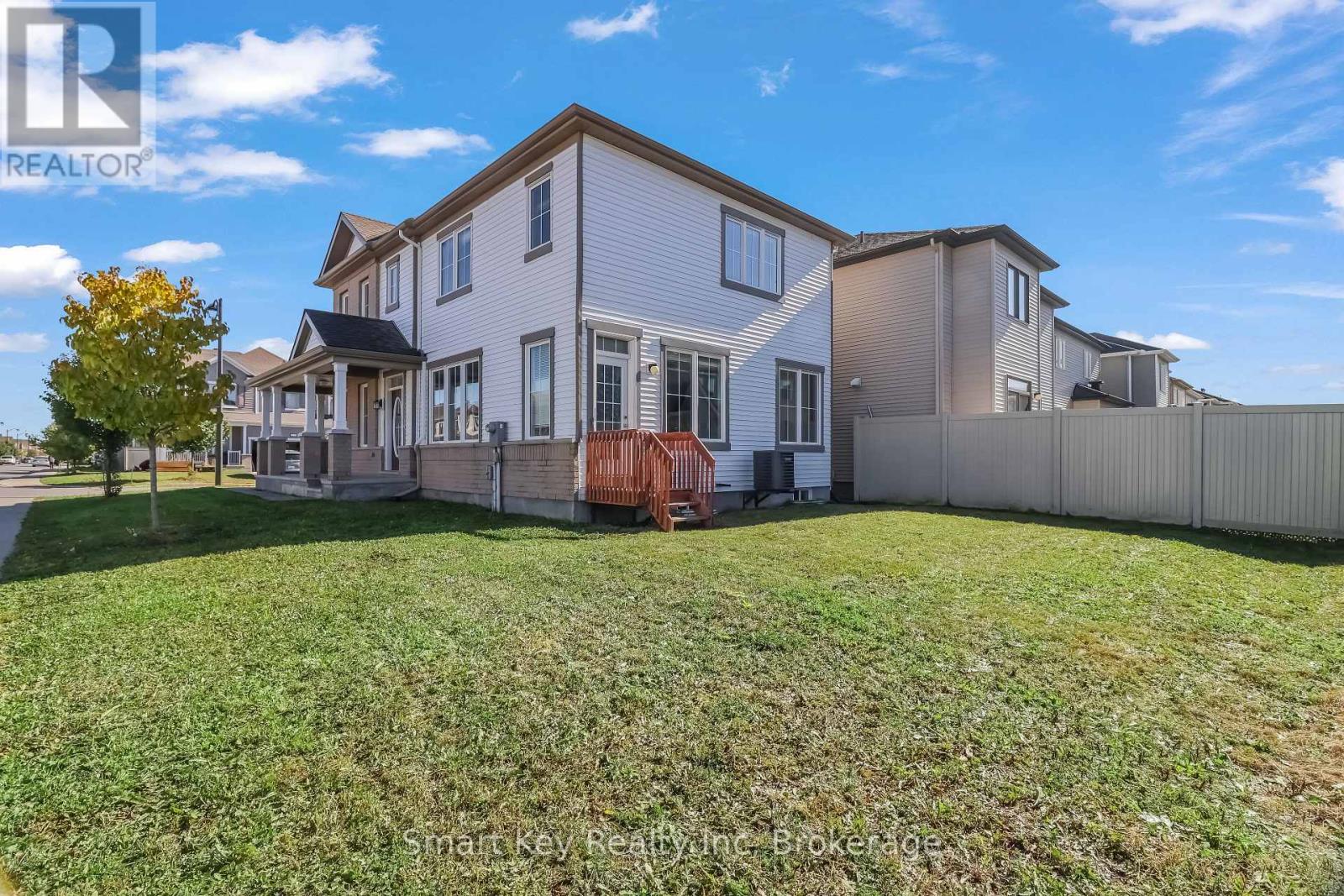 425 Aphelion Crescent Property Photo 30