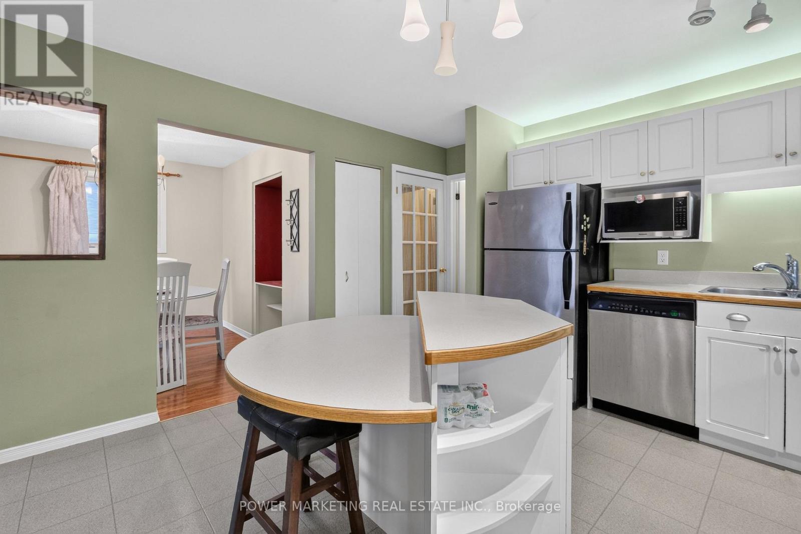 2213 Fillmore Crescent Property Photo 5