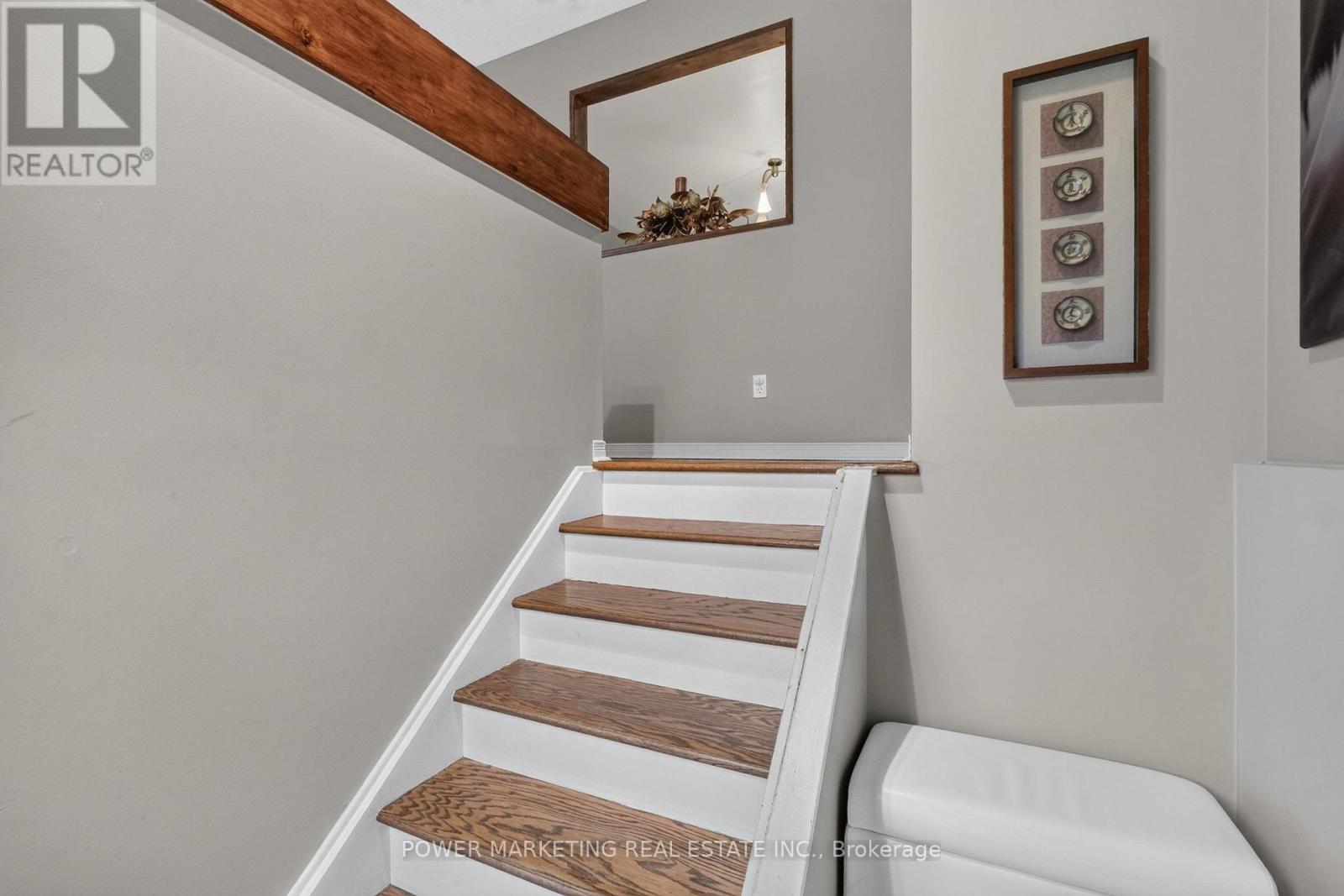 2213 Fillmore Crescent Property Photo 9