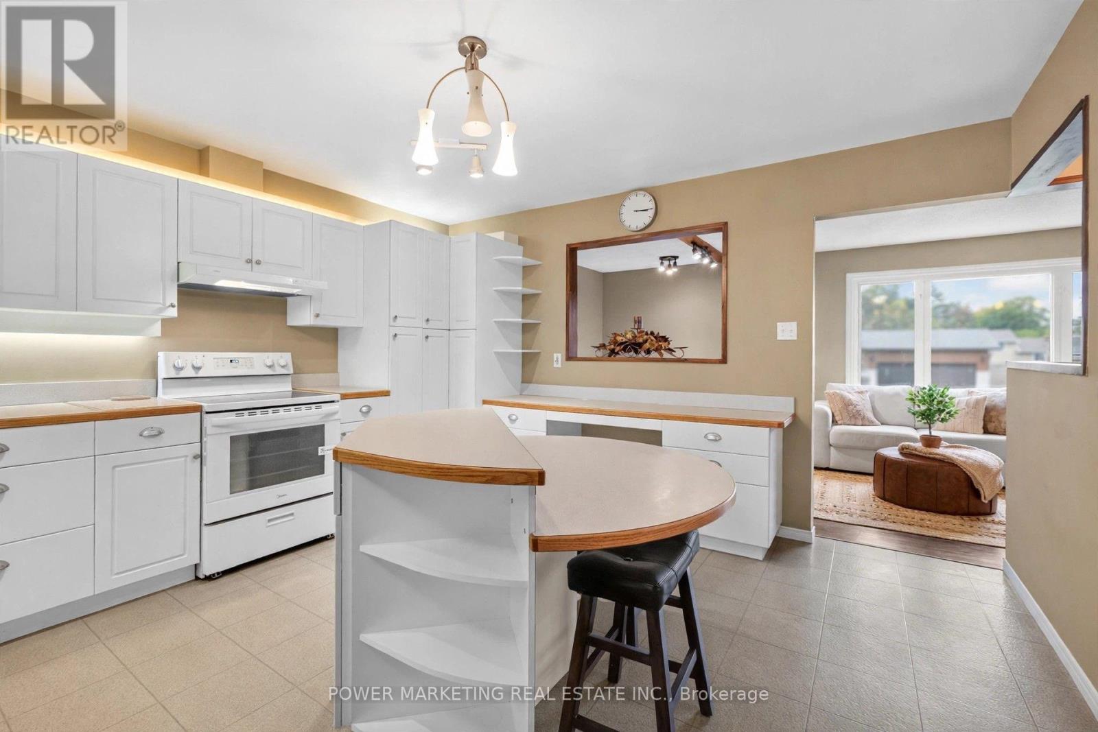 2213 Fillmore Crescent Property Photo 17