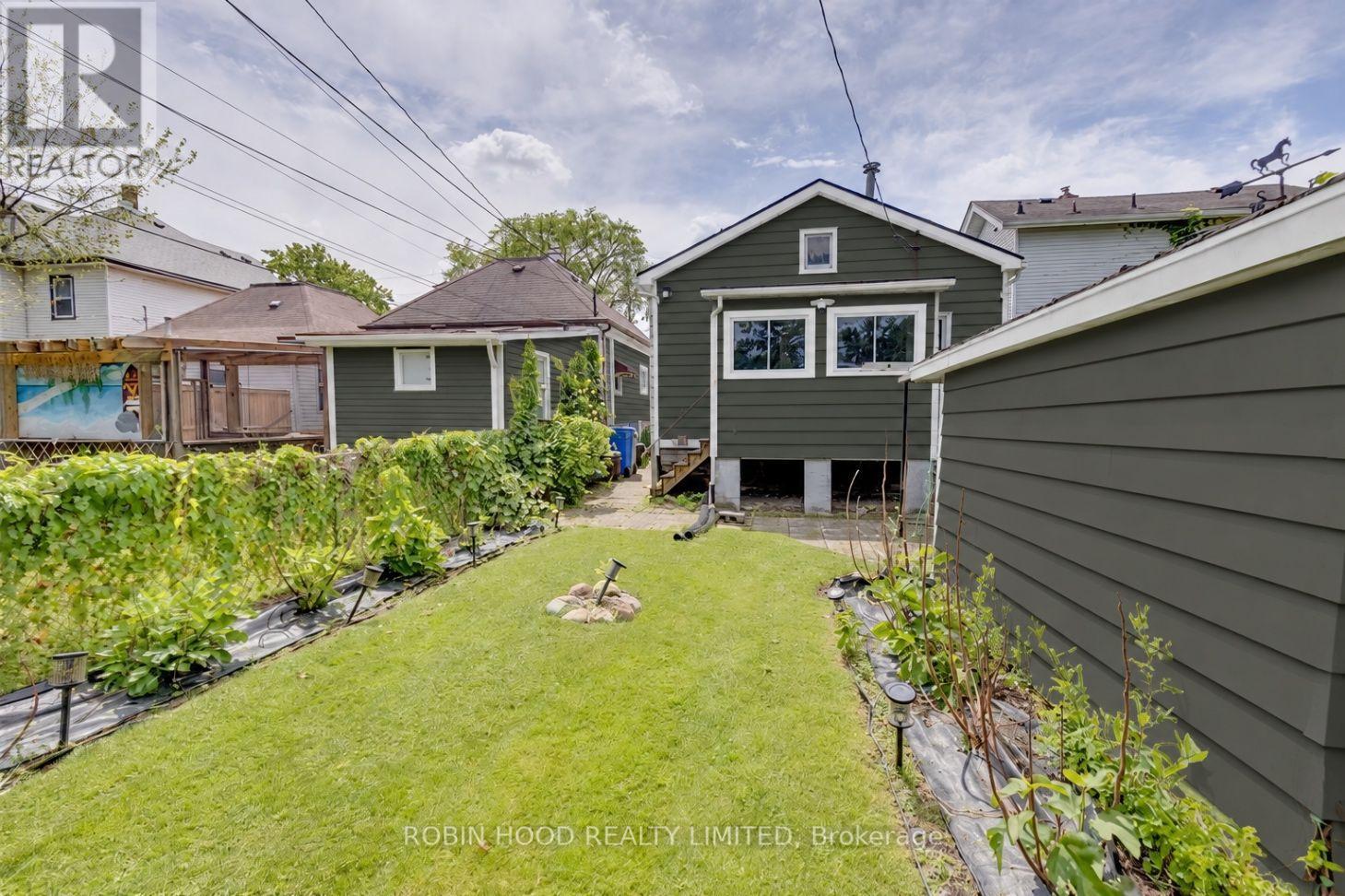 1108 Assumption Street Property Photo 6