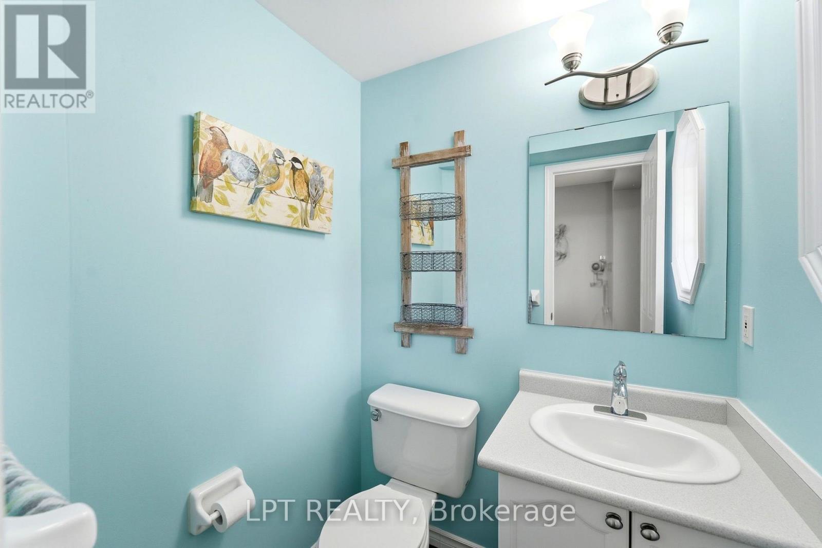 232 Tait Crescent Property Photo 14