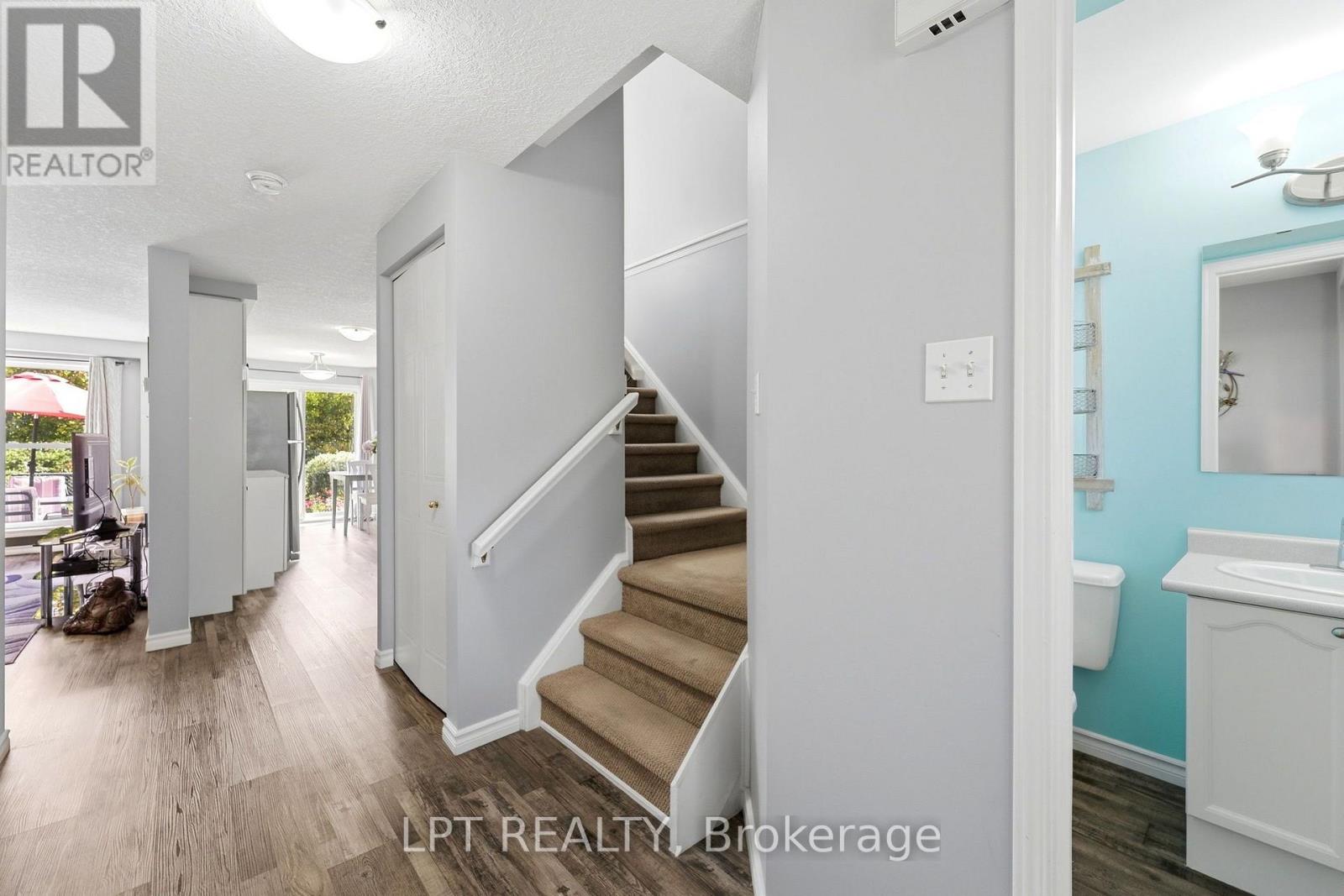 232 Tait Crescent Property Photo 15