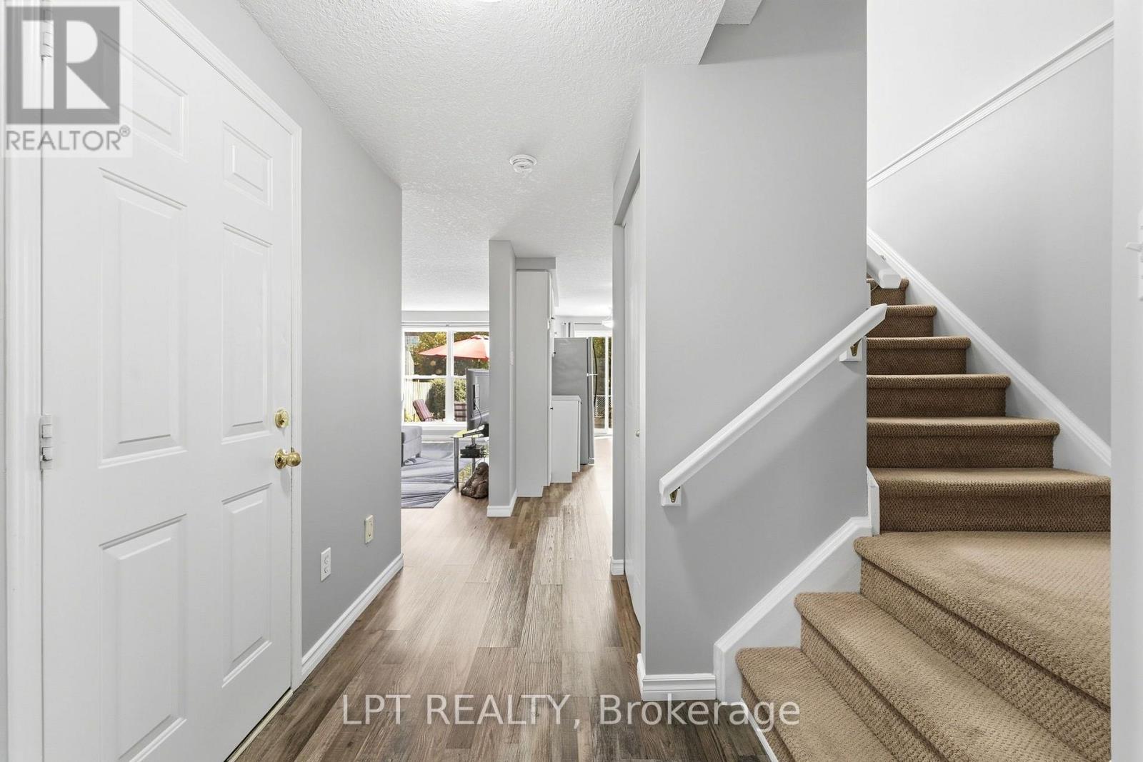 232 Tait Crescent Property Photo 16