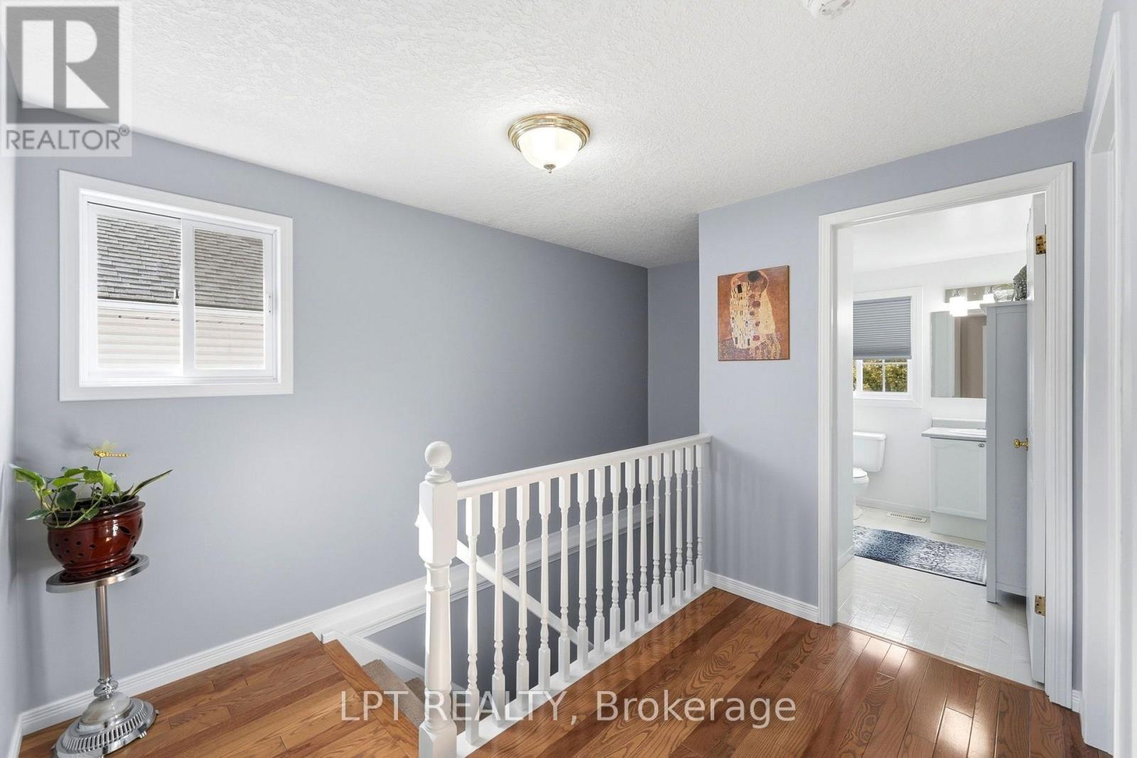232 Tait Crescent Property Photo 17