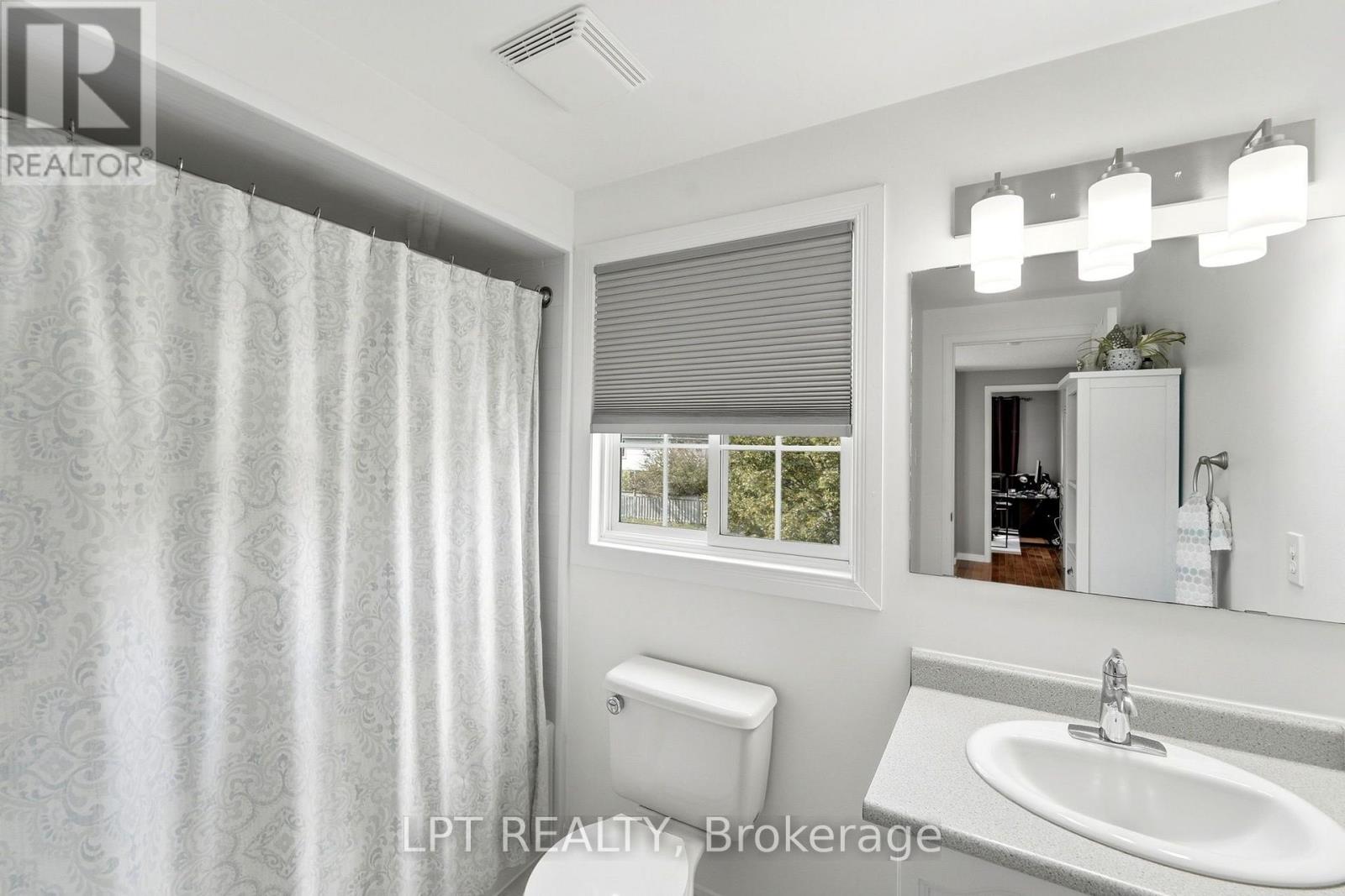 232 Tait Crescent Property Photo 23