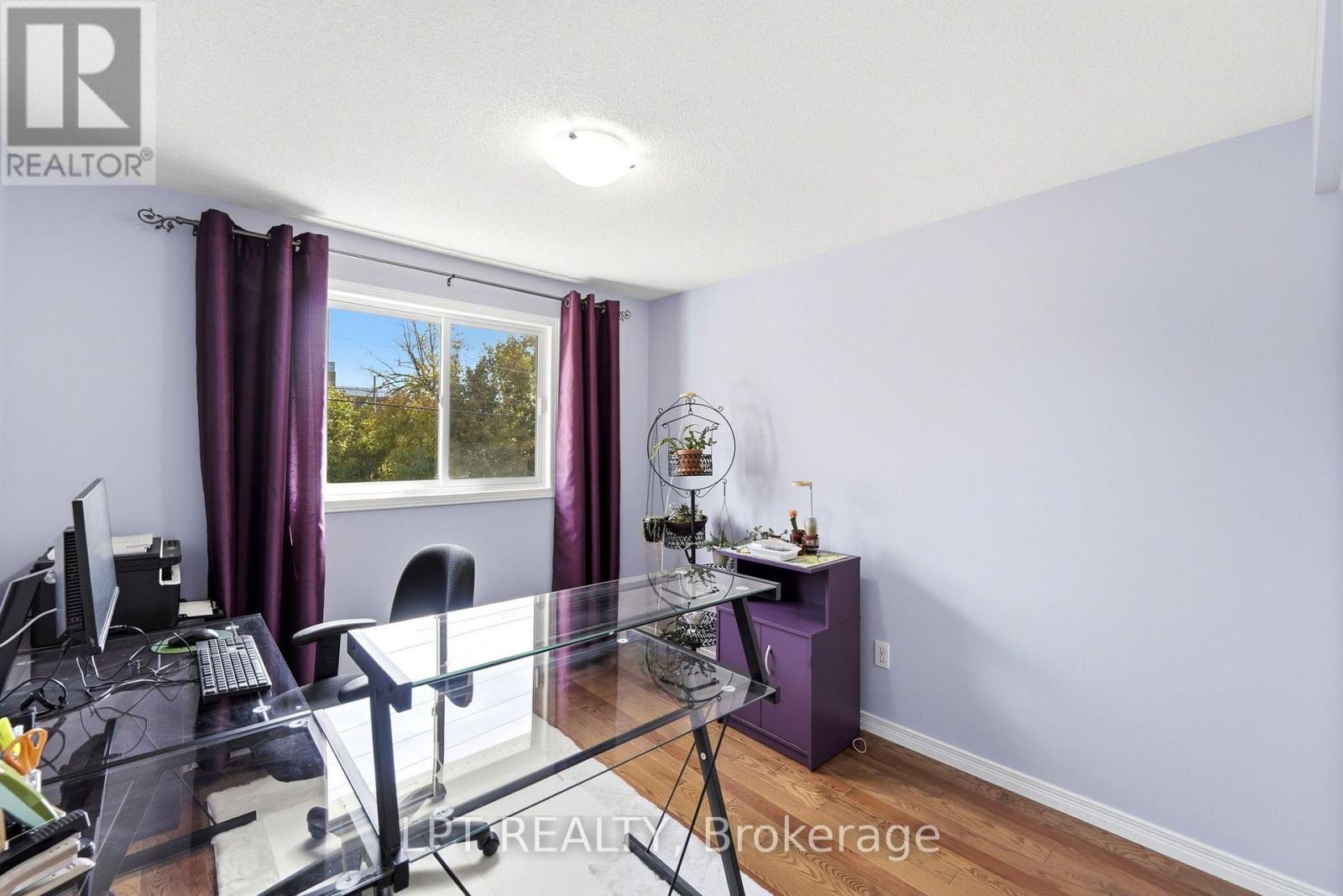 232 Tait Crescent Property Photo 25