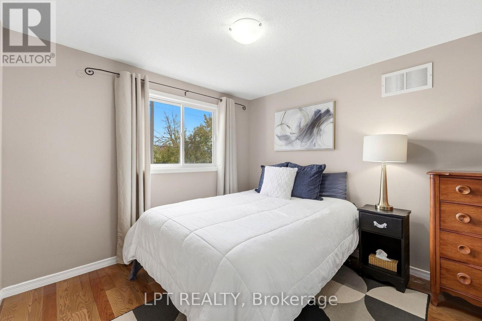 232 Tait Crescent Property Photo 27