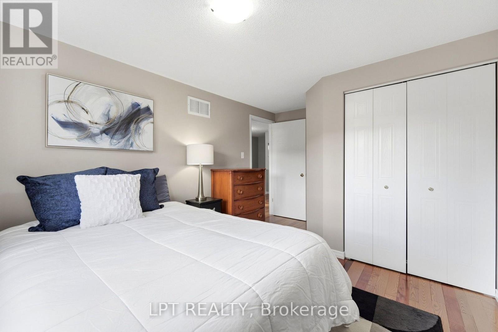 232 Tait Crescent Property Photo 28