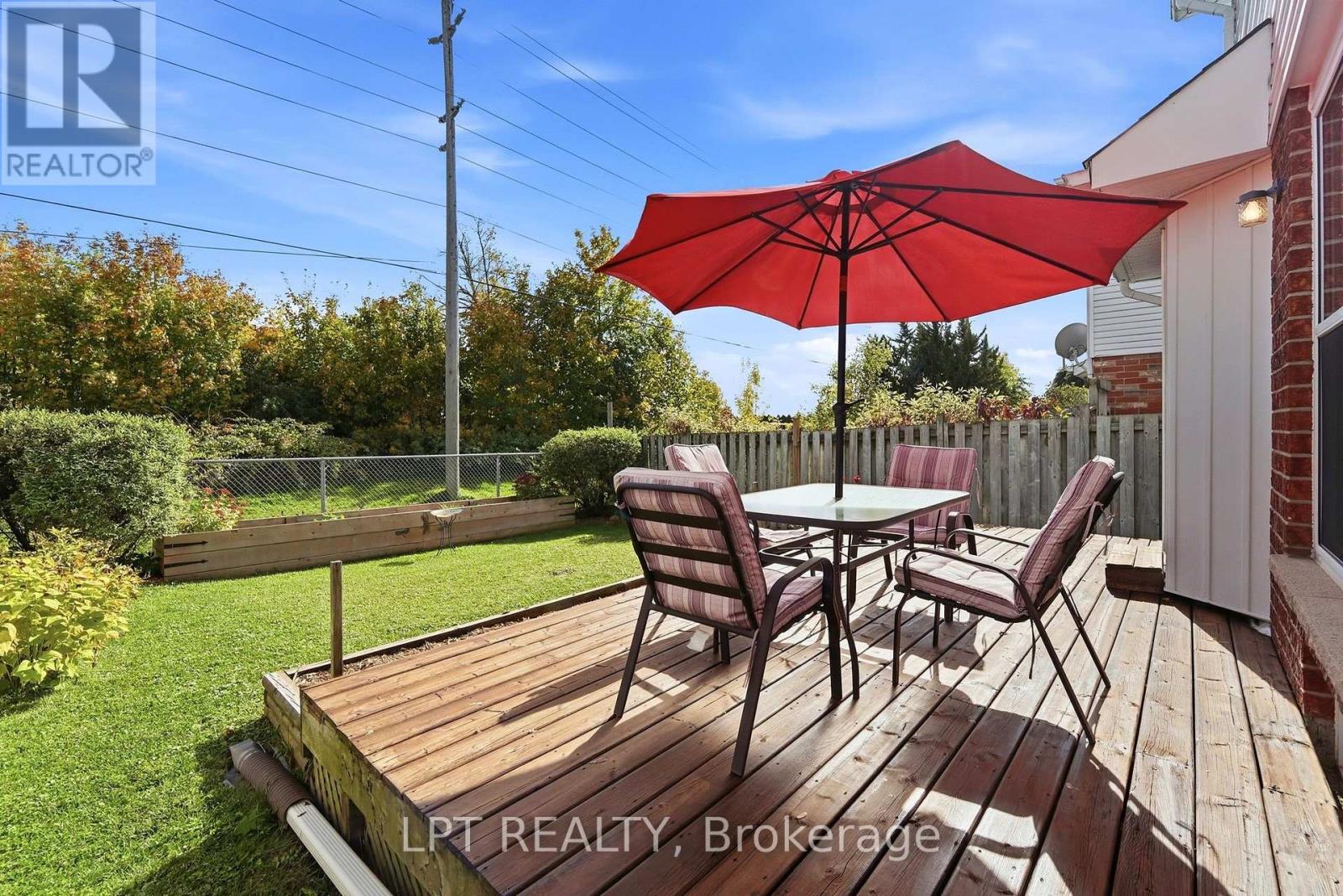 232 Tait Crescent Property Photo 31