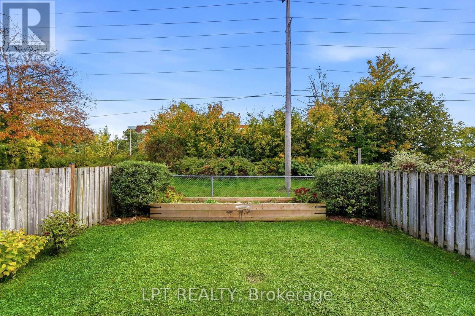 232 Tait Crescent Property Photo 32