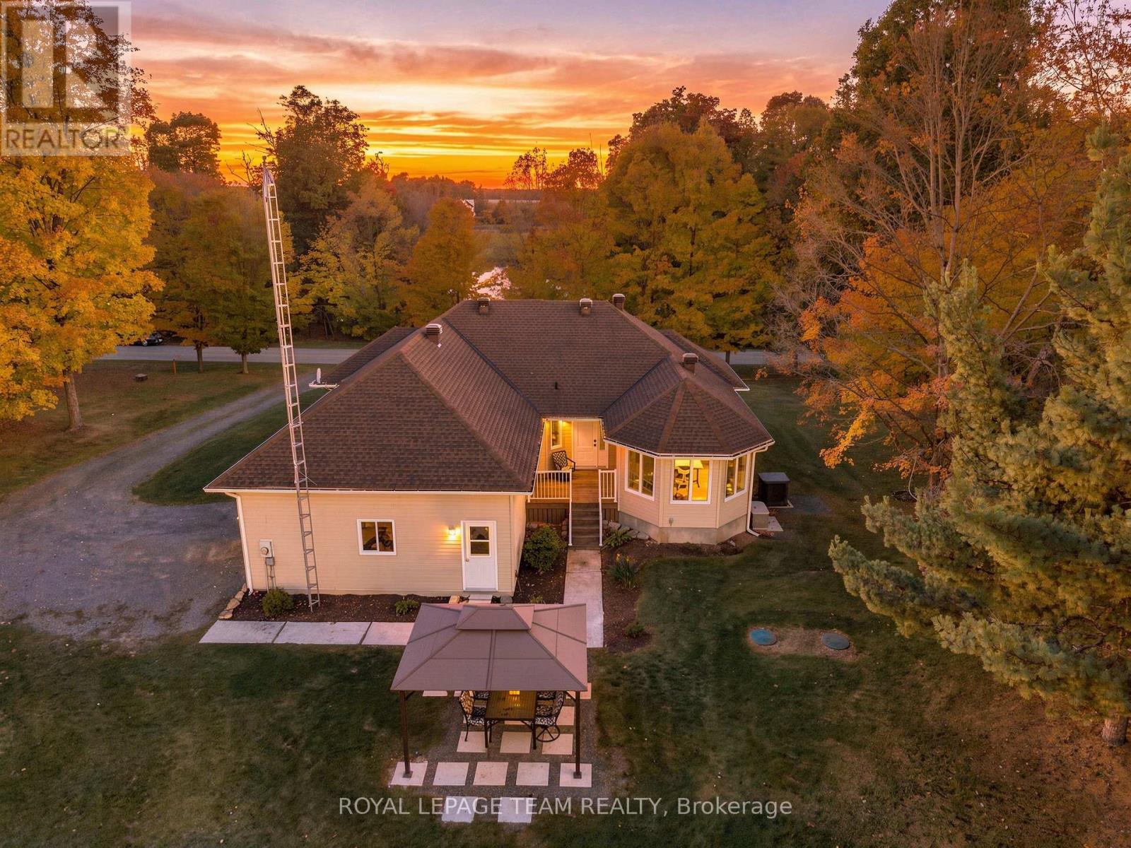 988 River Road Property Photo 1
