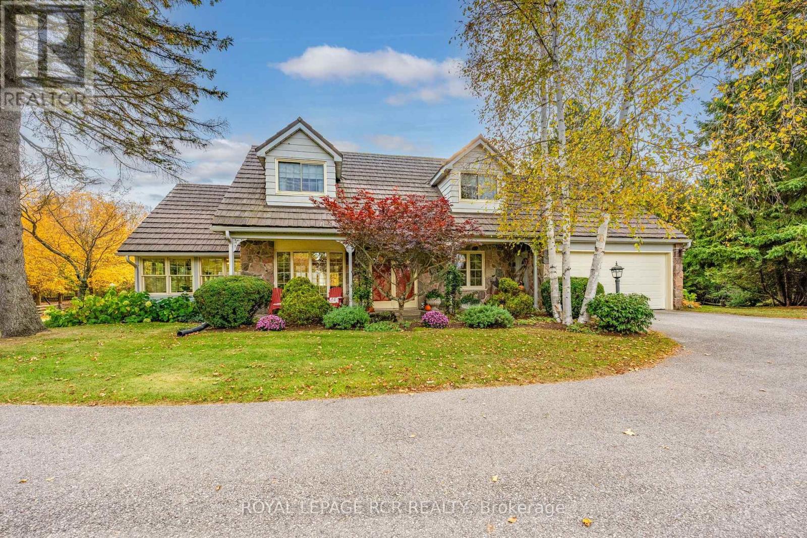 333070 7th Line Property Photo 3