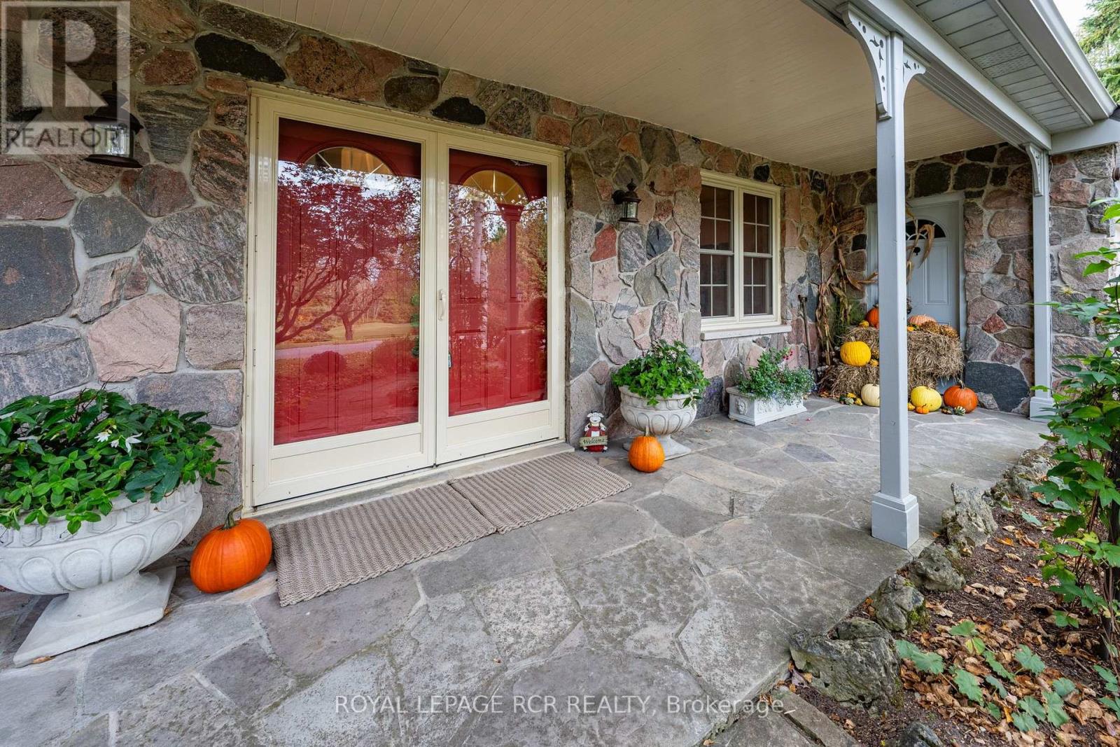 333070 7th Line Property Photo 8