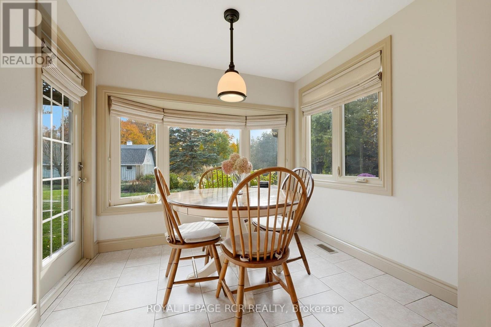 333070 7th Line Property Photo 25
