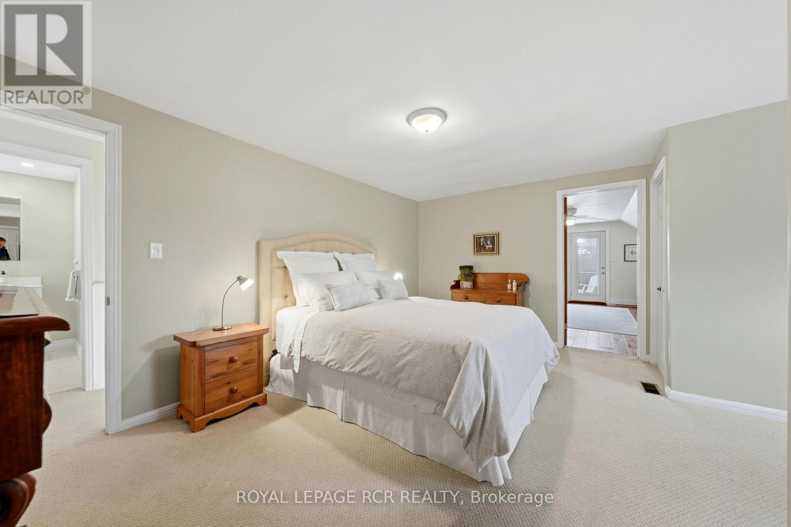 333070 7th Line Property Photo 36