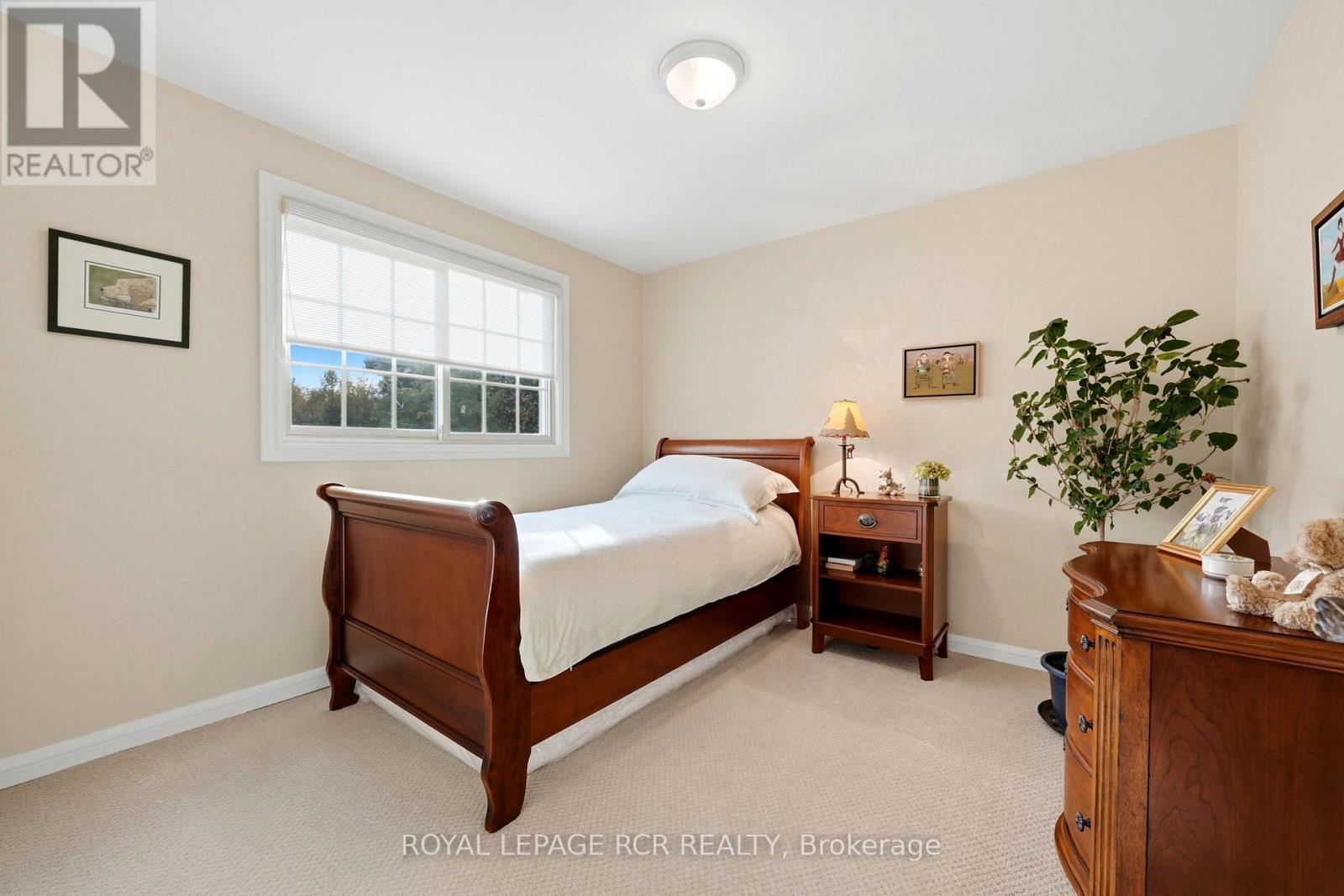 333070 7th Line Property Photo 40