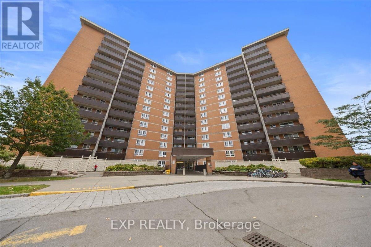 1517 - 2000 JASMINE CRESCENT Property Photo 1