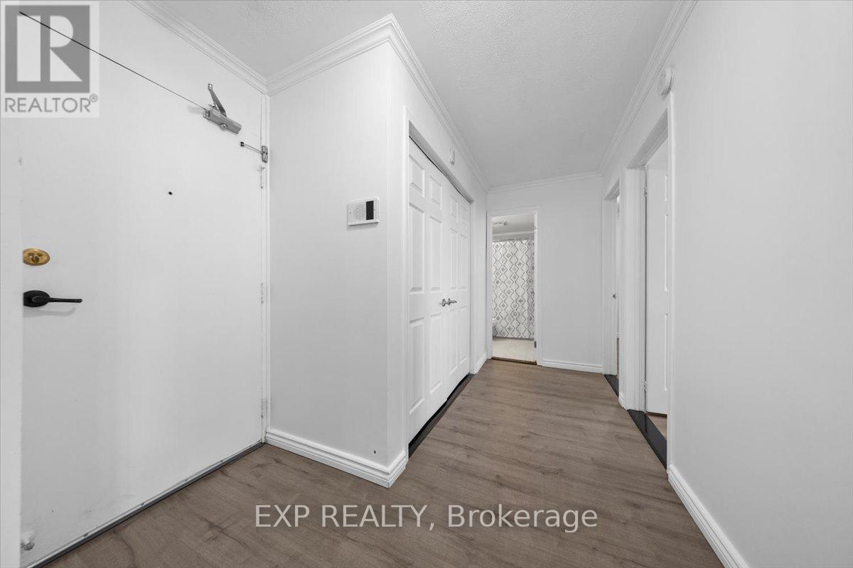 1517 - 2000 Jasmine Crescent Property Photo 4