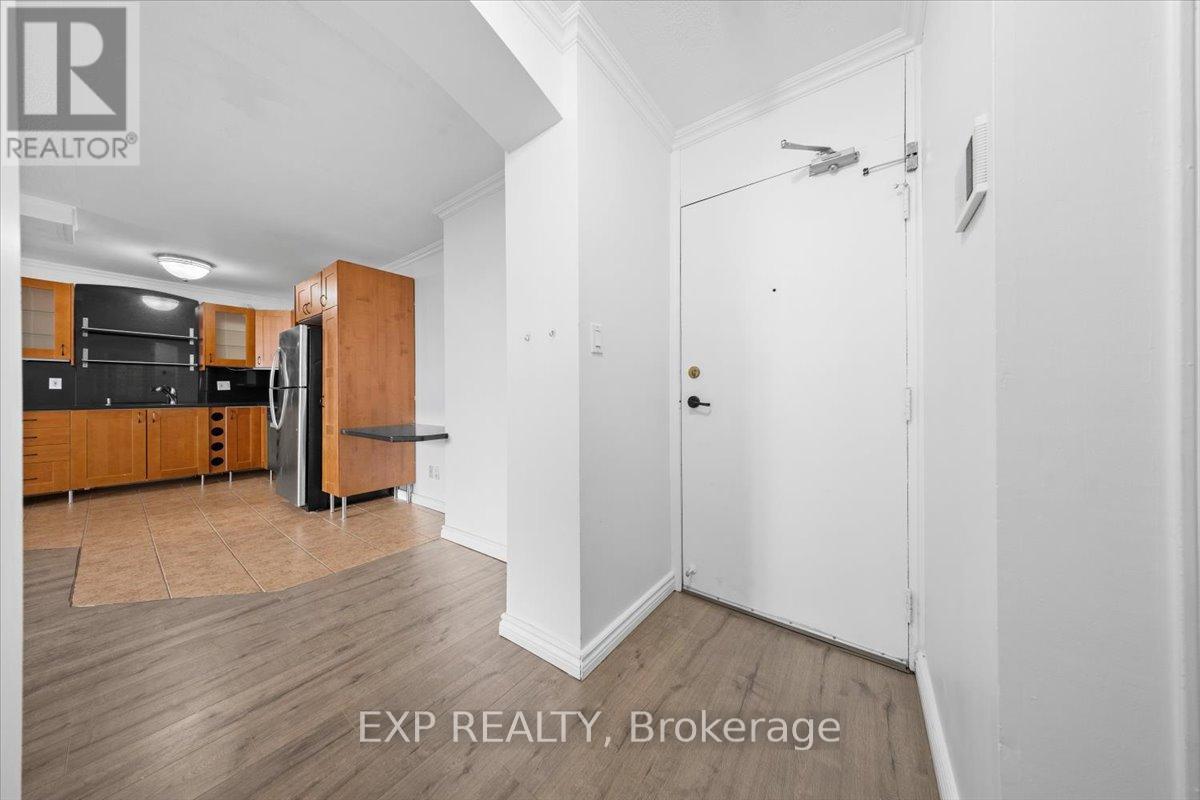 1517 - 2000 Jasmine Crescent Property Photo 5