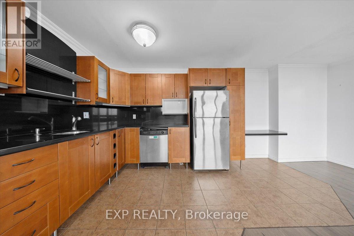 1517 - 2000 Jasmine Crescent Property Photo 12