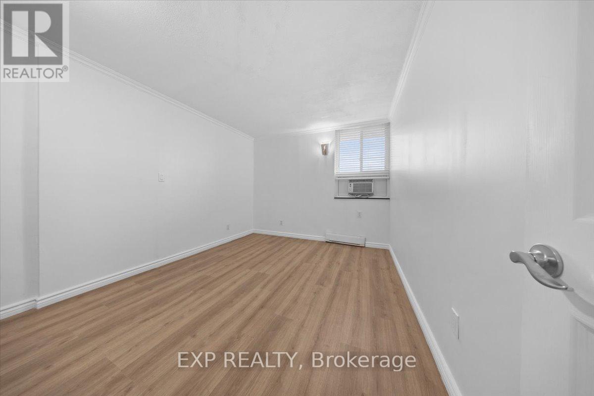 1517 - 2000 Jasmine Crescent Property Photo 15