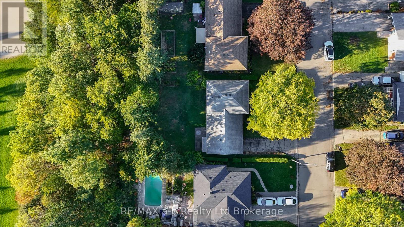 20 Pinecrest Avenue Property Photo 3