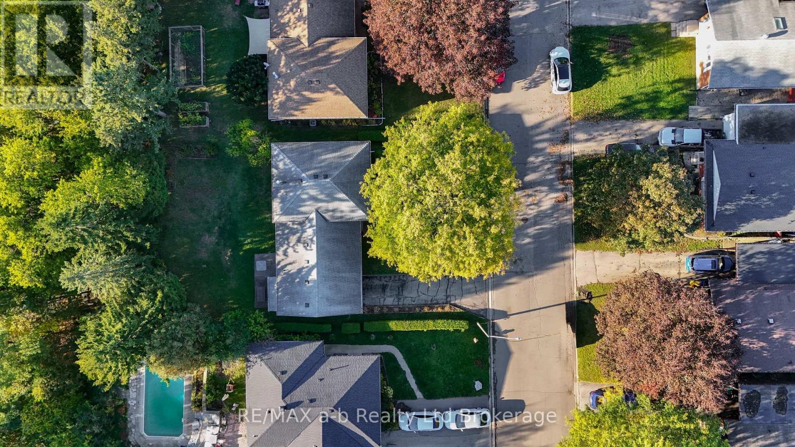 20 Pinecrest Avenue Property Photo 4